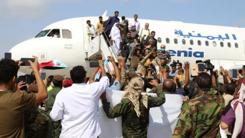 Yemen Airport Shuts Amid Gulf Rivalries 